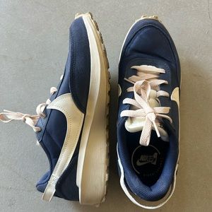Navy Nike waffle sneakers (barely worn) with light pink laces